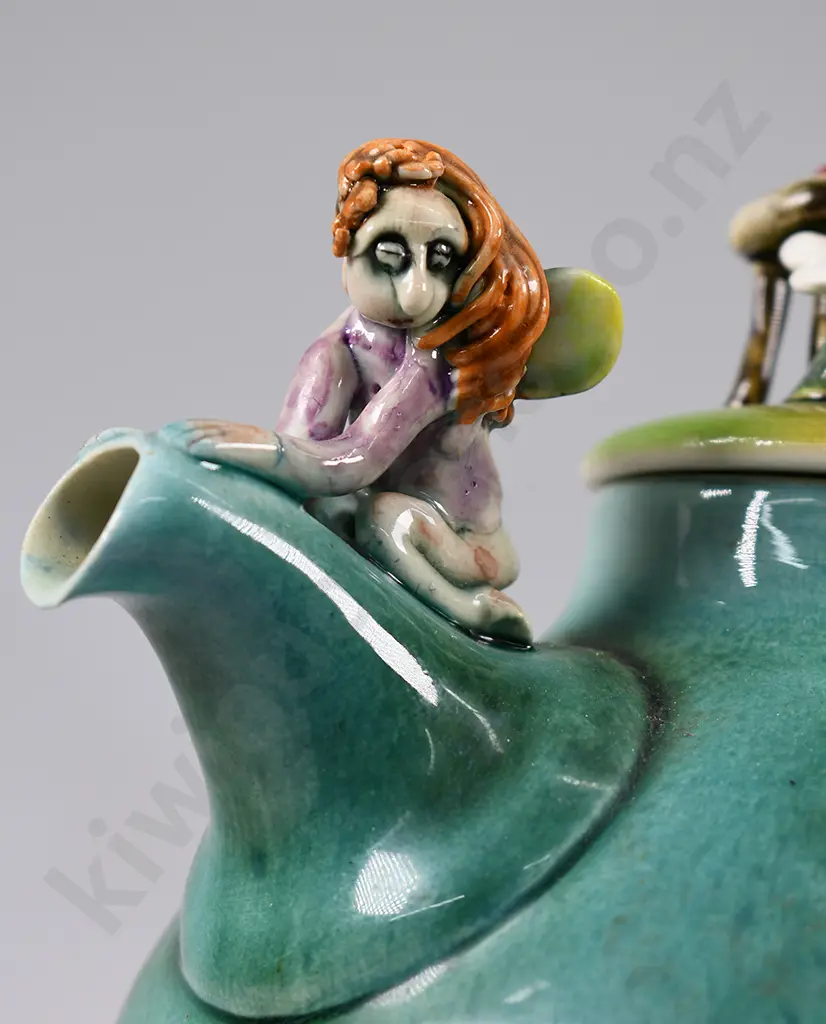 MARION MEWBURN TEAPOT Image 1++