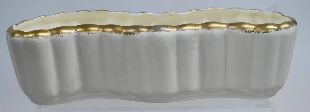 CROWN LYNN TROUGH VASE WITH DECORATION, NUMBER 106 Image 1++