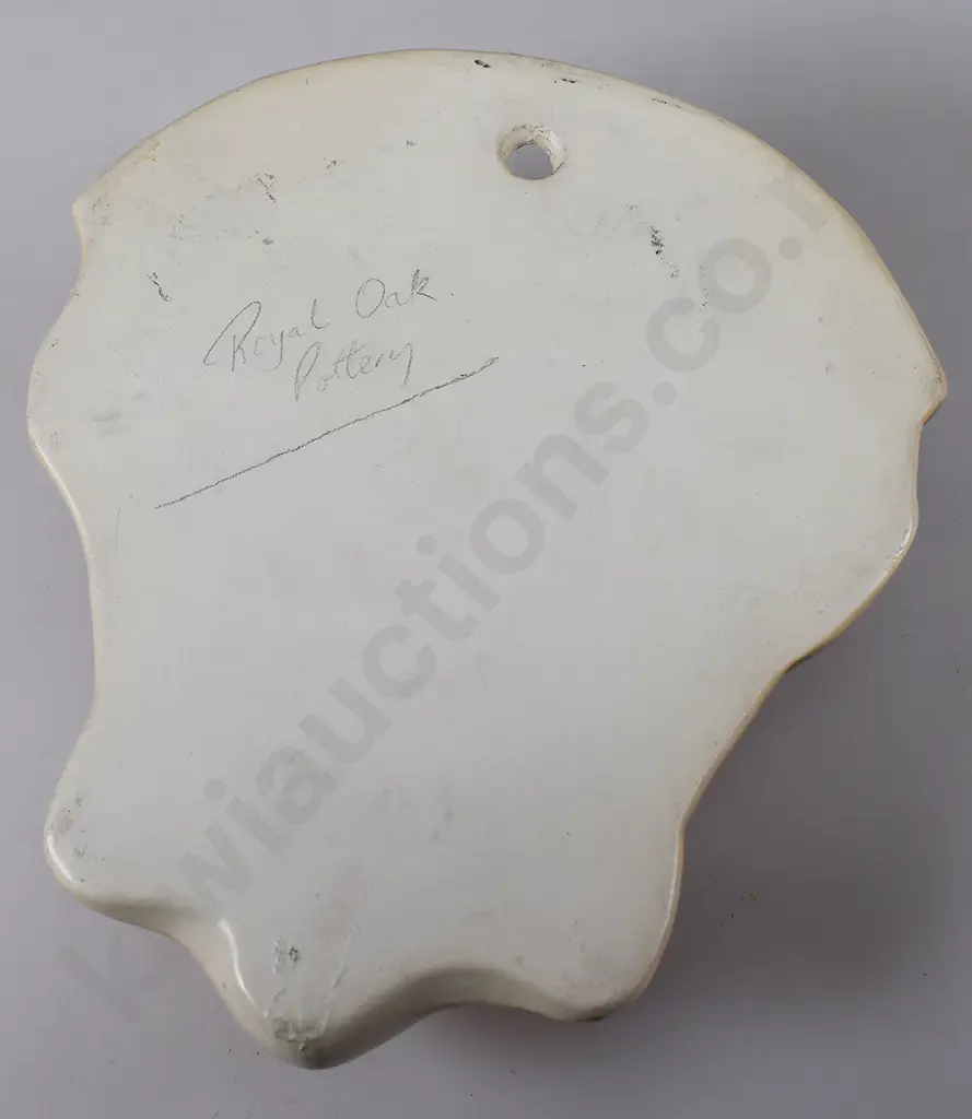 ROYAL OAK SCALLOPED WALL POCKET VASE Image 1++
