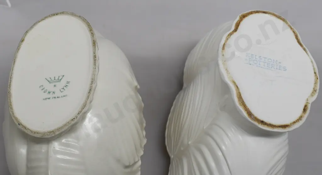 CROWN LYNN WHITE POTTERY MANTLE VASES Image 1++