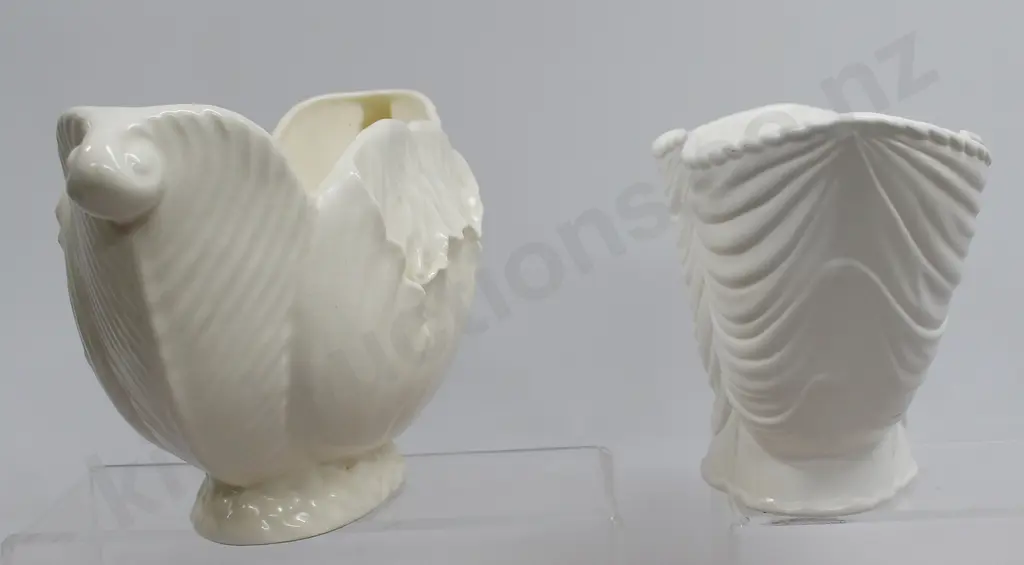 CROWN LYNN WHITE POTTERY MANTLE VASES Image 1++
