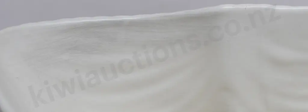 CROWN LYNN WHITE POTTERY MANTLE VASES Image 1++