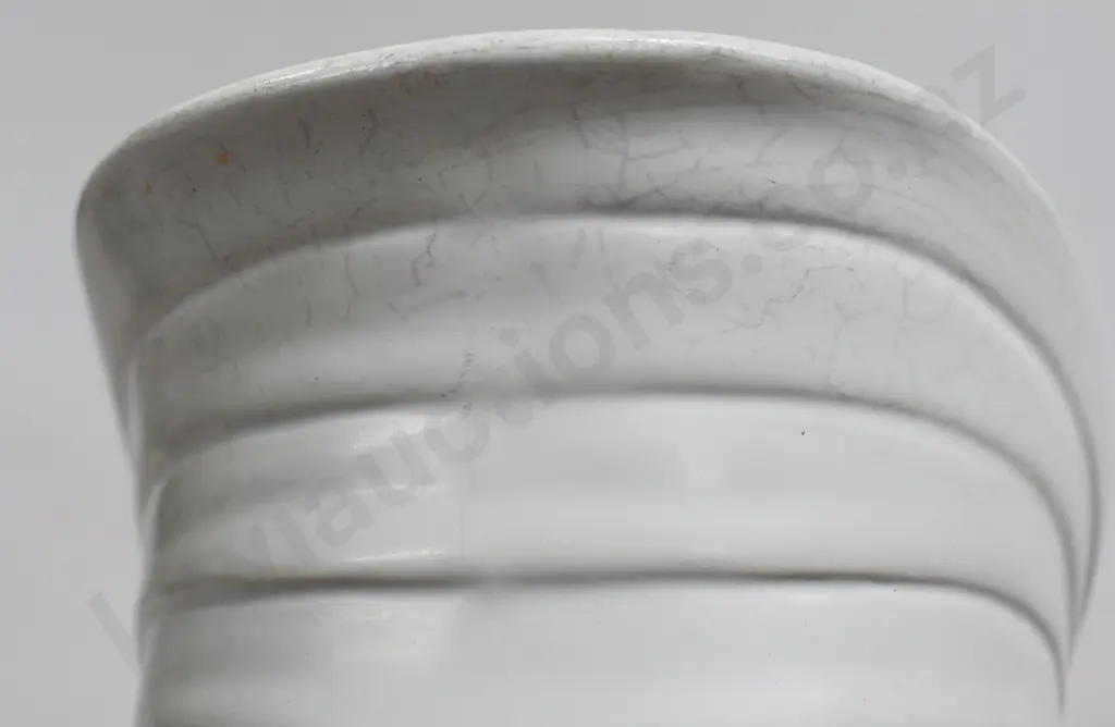 CROWN LYNN WHITE POTTERY MANTLE VASES Image 1++