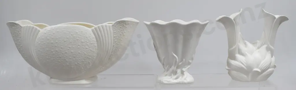 CROWN LYNN WHITE POTTERY MANTLE VASES Image 1++