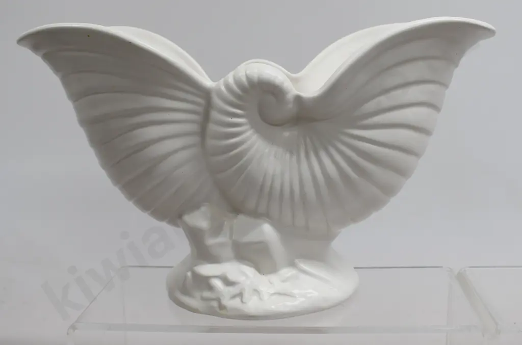 CROWN LYNN WHITE POTTERY NAUTILUS  MANTLE VASES Image 1++