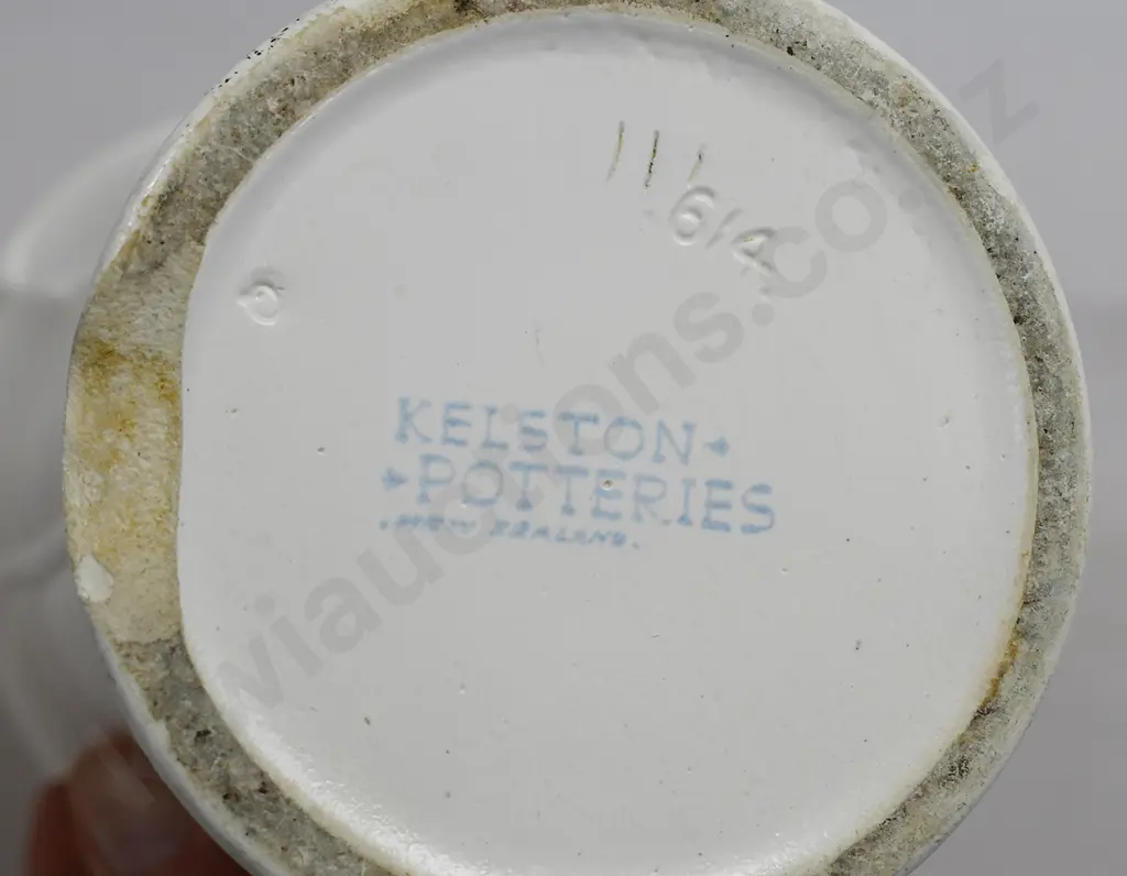 CROWN LYNN WHITE POTTERY MANTLE VASES Image 1++
