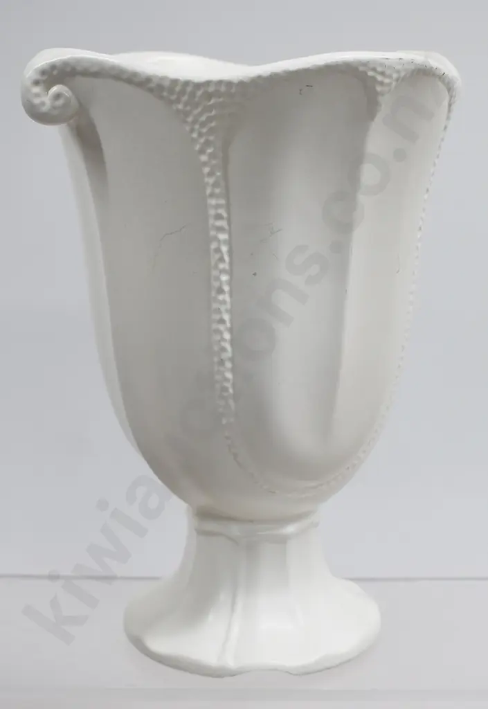 CROWN LYNN WHITE POTTERY MANTLE VASES Image 1++