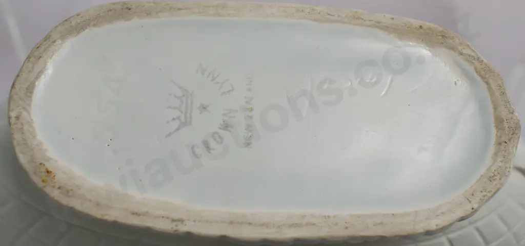 CROWN LYNN MINT GREEN MANTLE VASE Image 1++