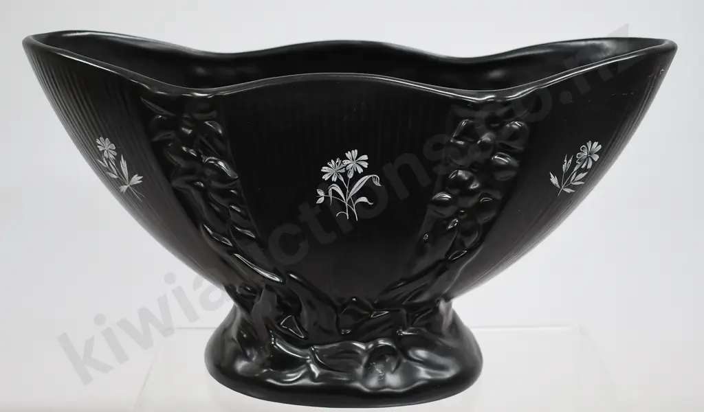 CROWN LYNN FLOWER STRIPE MANTLE VASE NUMBER 553 BLACK Image 1++
