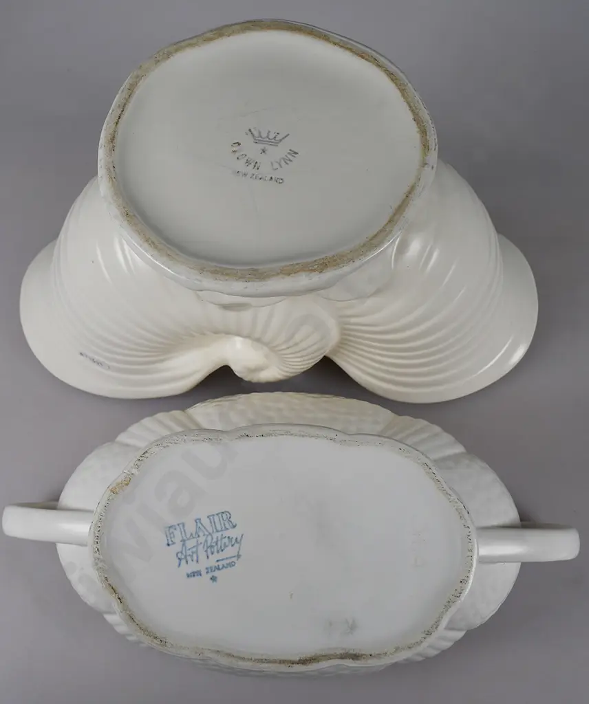 CROWN LYNN WHITE POTTERY MANTLE VASES Image 1++