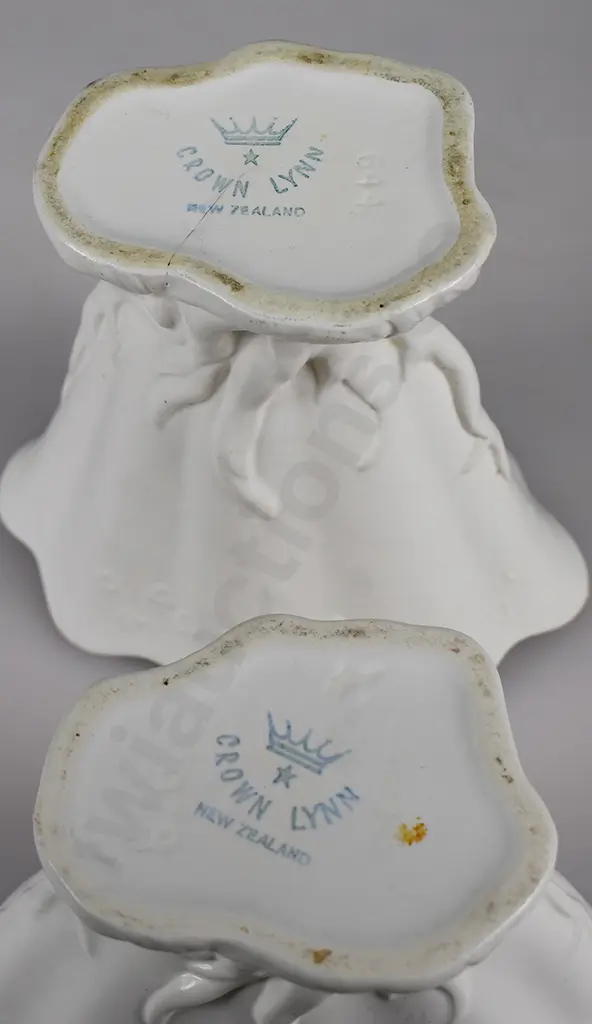 CROWN LYNN WHITE POTTERY MANTLE VASES Image 1++