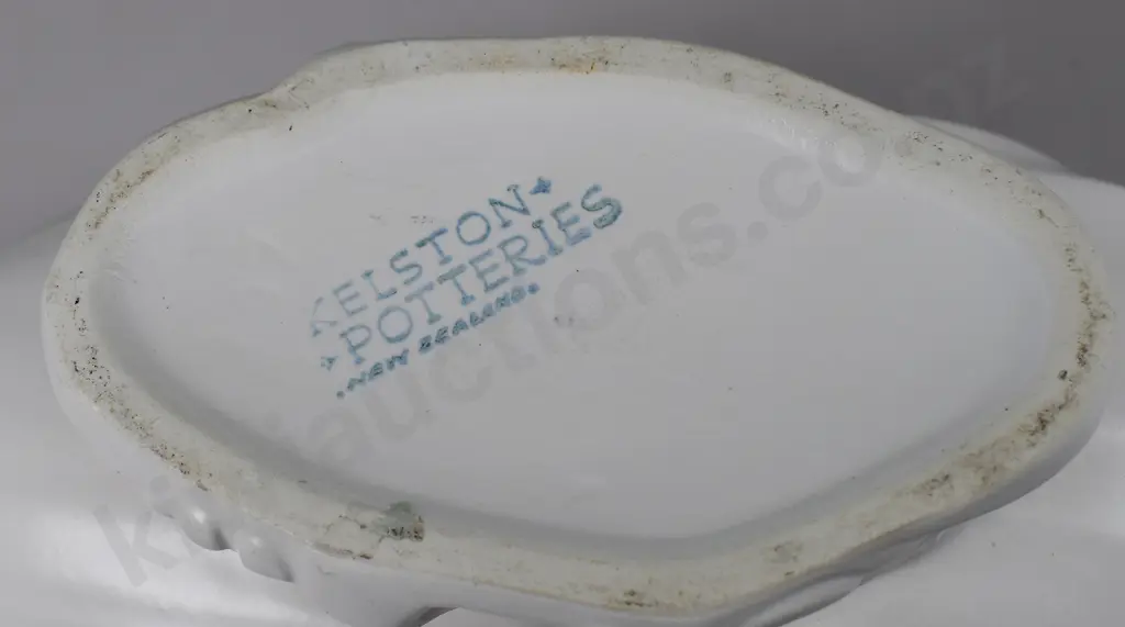 CROWN LYNN WHITE POTTERY MANTLE VASES Image 1++