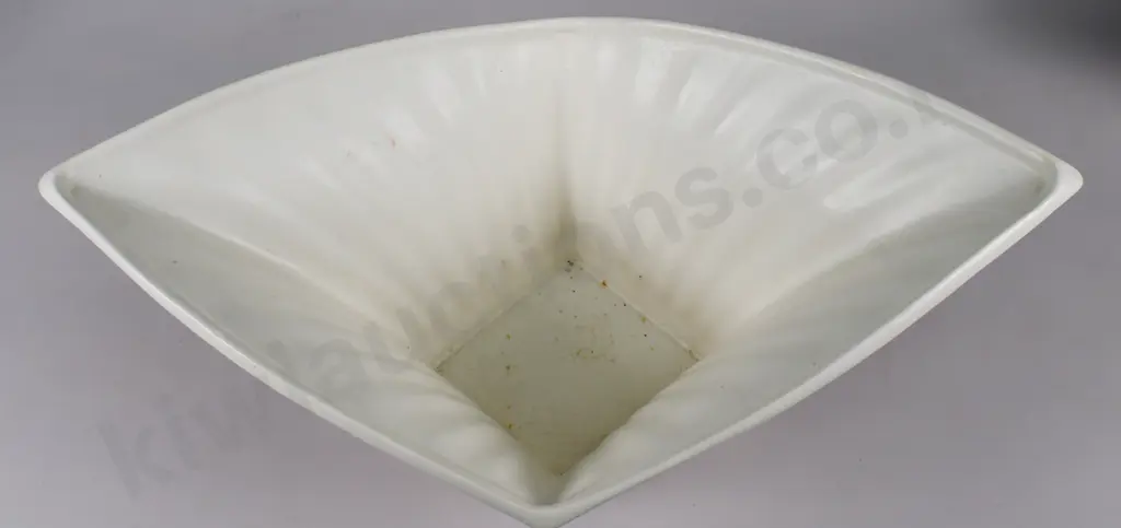 CROWN LYNN WHITE POTTERY MANTLE VASES Image 1++