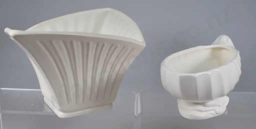 CROWN LYNN WHITE POTTERY MANTLE VASES Image 1++