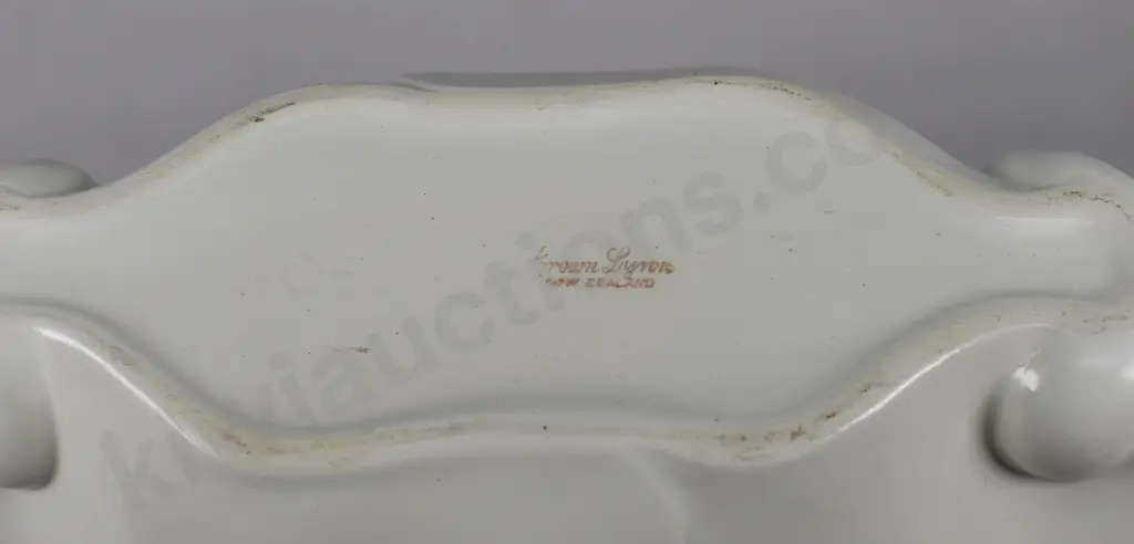 CROWN LYNN WHITE POTTERY MANTLE VASES Image 1++