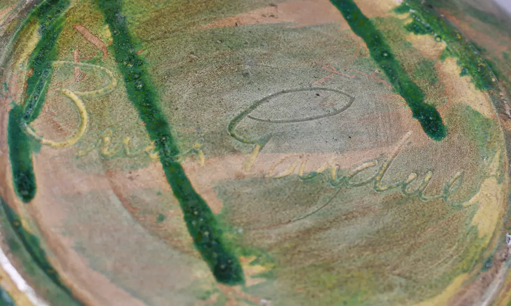 BRIAR GARDNER POTTERY BOWL Image 1++
