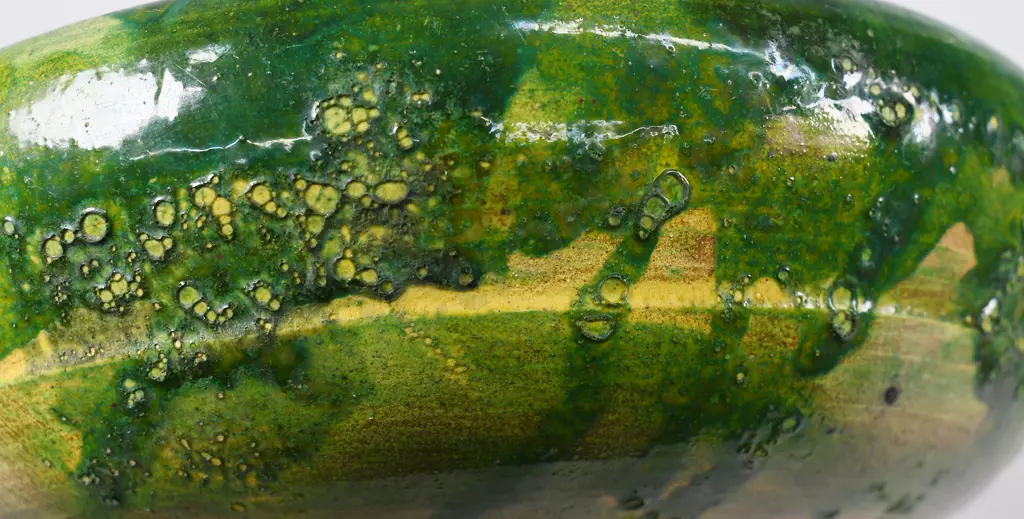 BRIAR GARDNER POTTERY BOWL Image 1++