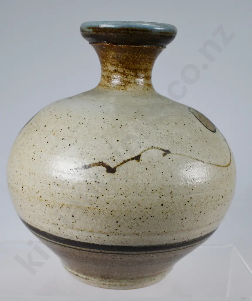 NEIL GRANT DUNEDIN, STUDIO POTTERY TEA POT & VASE Image 1++