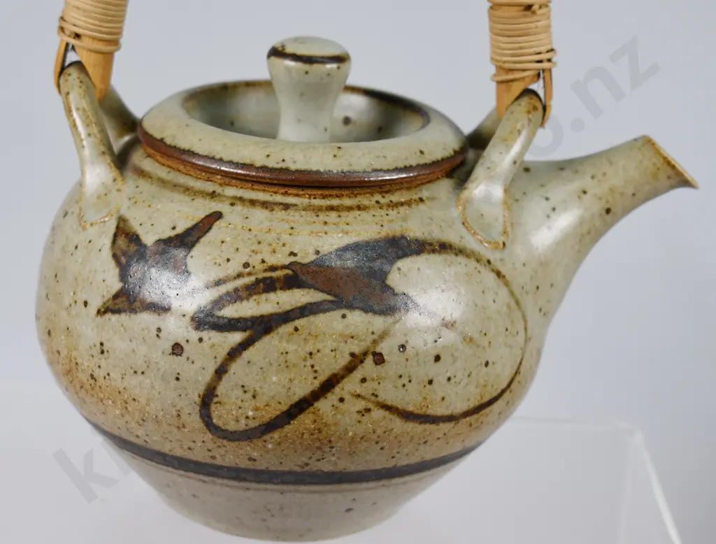 NEIL GRANT DUNEDIN, STUDIO POTTERY TEA POT & VASE Image 1++