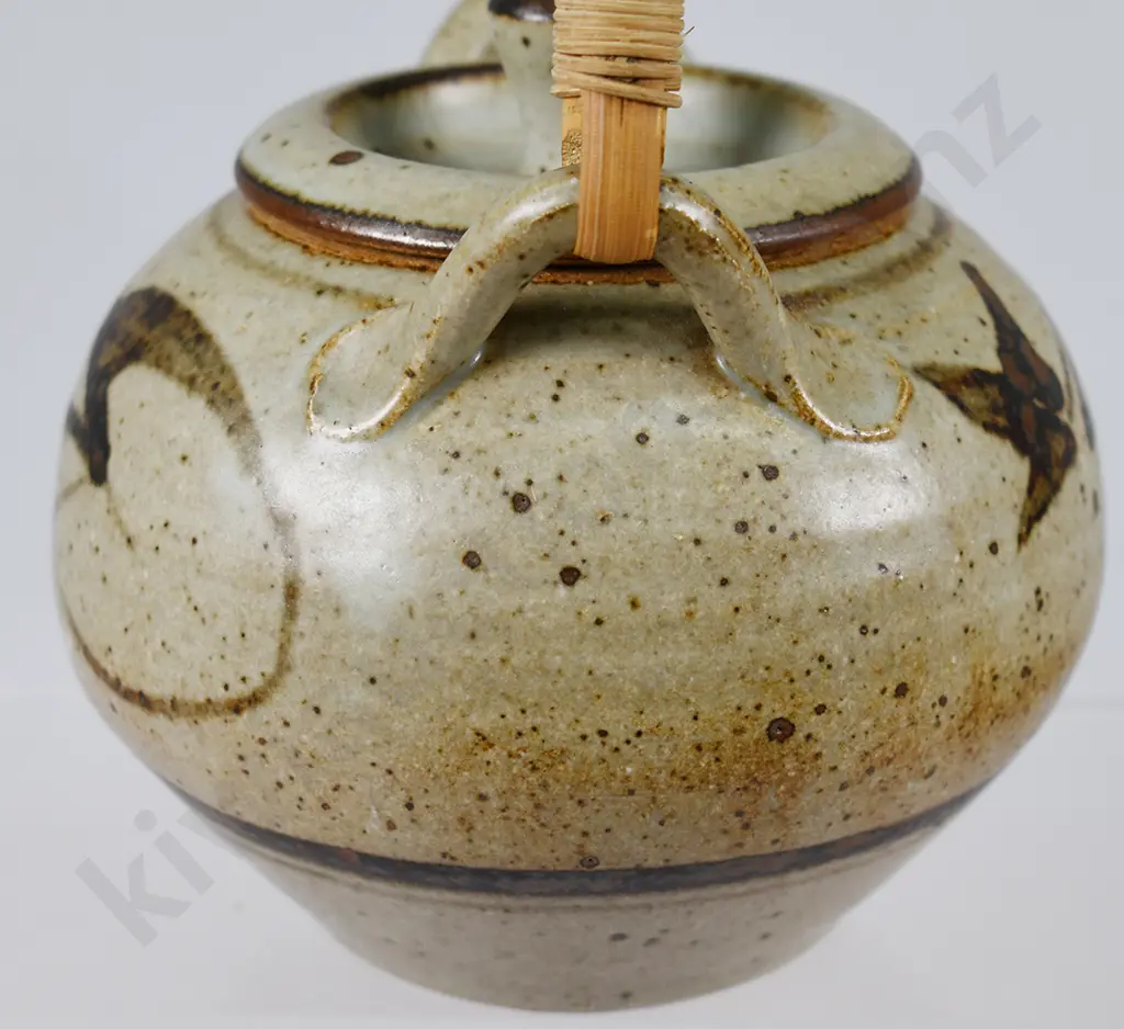 NEIL GRANT DUNEDIN, STUDIO POTTERY TEA POT & VASE Image 1++
