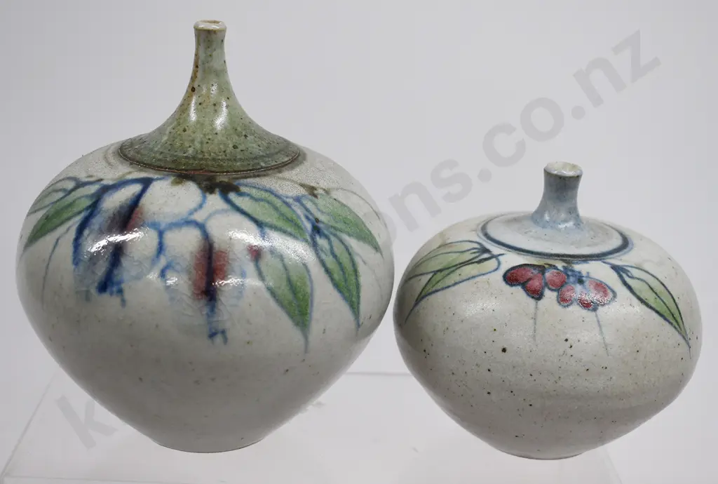 NEIL GRANT DUNEDIN, STUDIO POTTERY VASES Image 1++