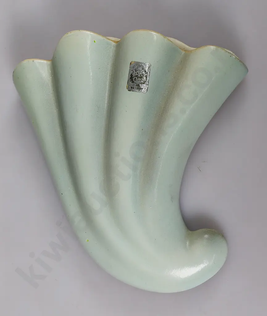 CROWN LYNN CORNUCOPIA WALL POCKET VASE ROYAL OAK STICKER Image 1++