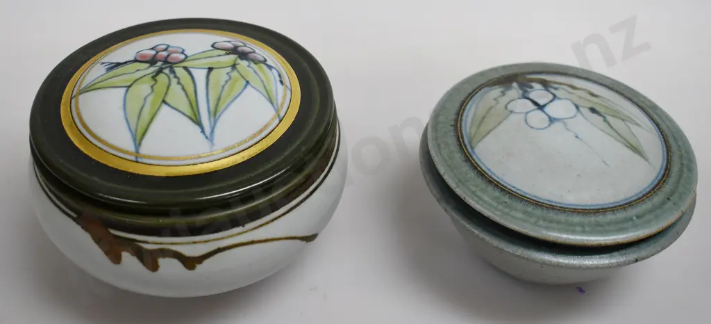 NEIL GRANT LIDDED TRINKET POTS Image 1++