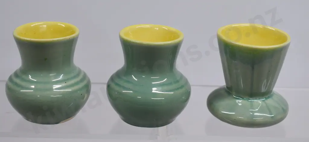 CROWN LYNN GREEN/YELLOW GLAZE MINI VASES Image 1++