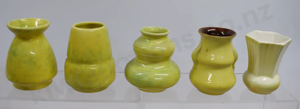 CROWN LYNN CHARTREUSE GLAZE MINI VASES Image 1++
