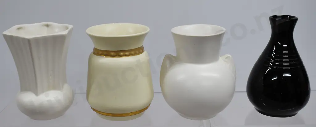 CROWN LYNN ASSORTED GLAZED MINI VASES Image 1++