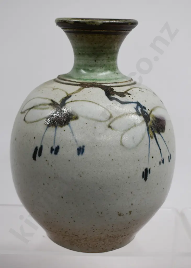 NEIL GRANT DUNEDIN, STUDIO POTTERY VASES Image 1++