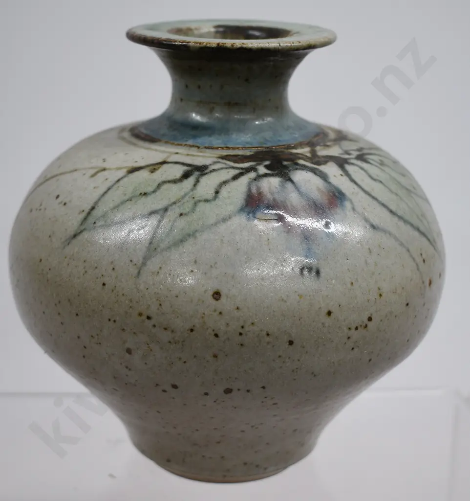 NEIL GRANT DUNEDIN, STUDIO POTTERY VASES Image 1++