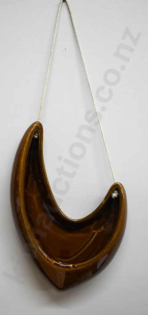 BENHAR WALL POCKET VASE Image 1++