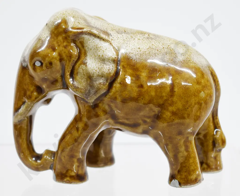 BENHAR POTTERY ELEPHANTS Image 1++