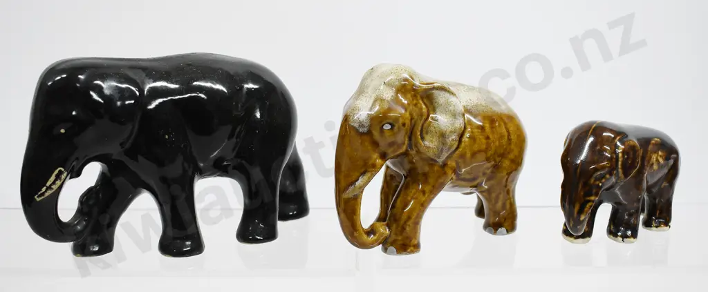 BENHAR POTTERY ELEPHANTS Image 1++