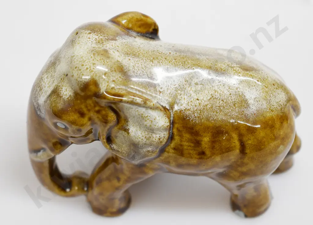 BENHAR POTTERY ELEPHANTS Image 1++