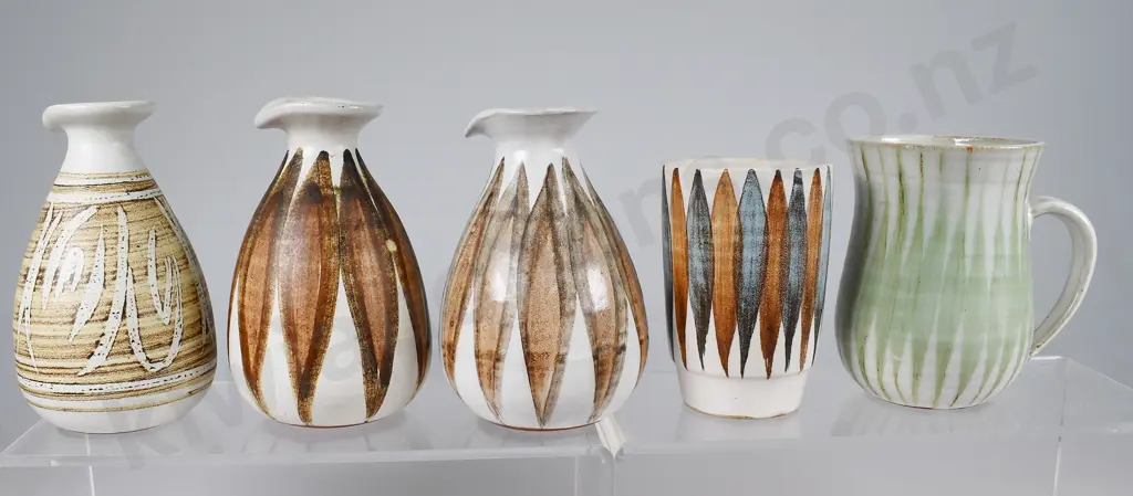 HANMER POTTERY MIXTURE Image 1++