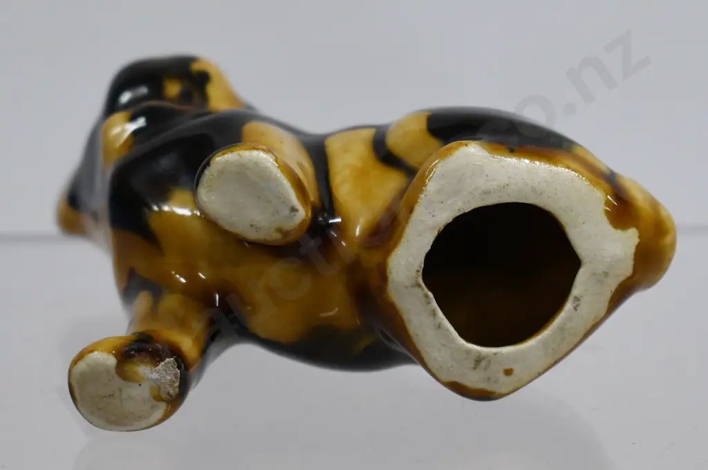 BENHAR POTTERIES DOG Image 1++