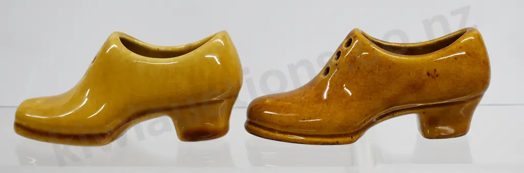 POTTERY SHOE COLLECTION Image 1++
