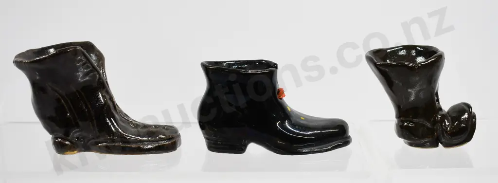 POTTERY SHOE COLLECTION Image 1++