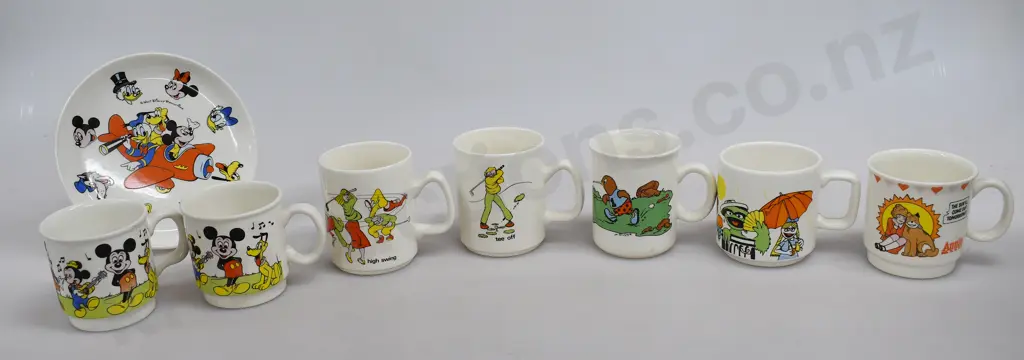 CROWN LYNN CARTOON CHARACTER MUGS & PLATE Image 1++