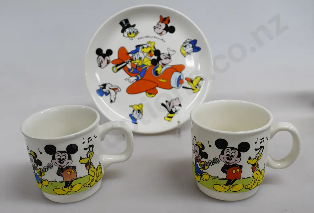 CROWN LYNN CARTOON CHARACTER MUGS & PLATE Image 1++