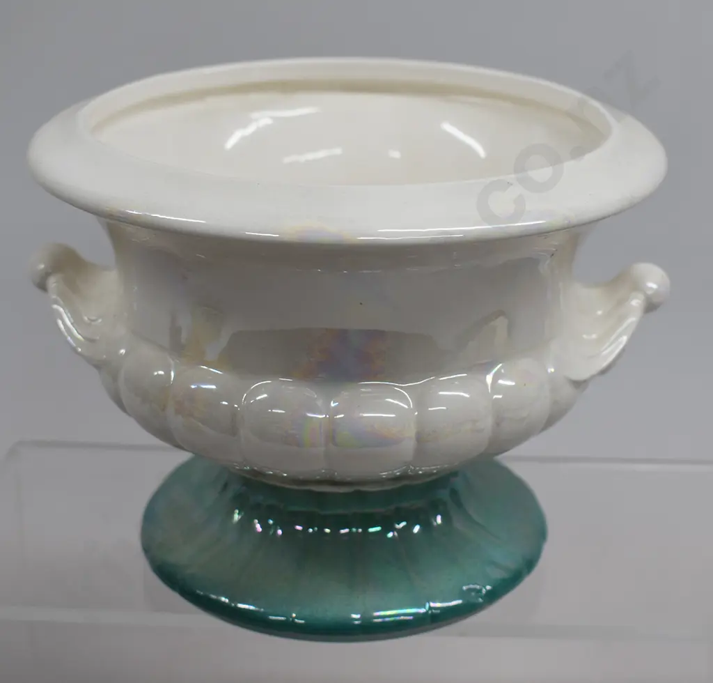 CROWN LYNN MANTLE VASE, LUSTRE GLAZE Image 1++