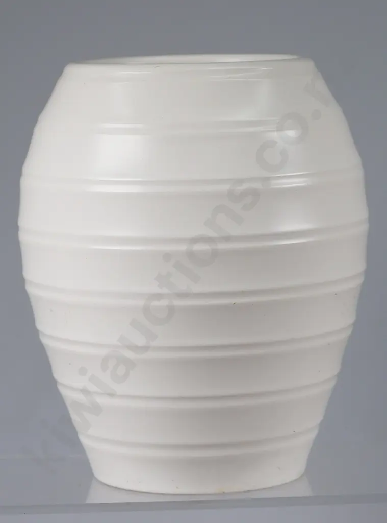 CROWN LYNN HAND POTTED VASE SHAPE 56 Image 1++