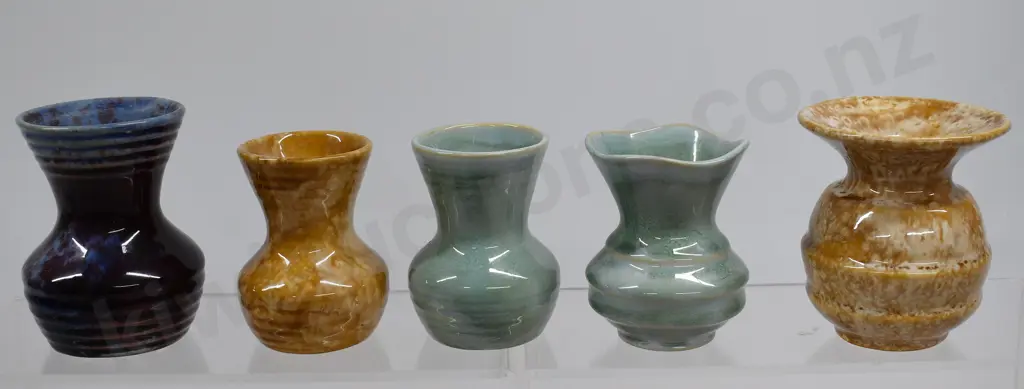 CROWN LYNN ASSORTED GLAZED MINI VASES Image 1++