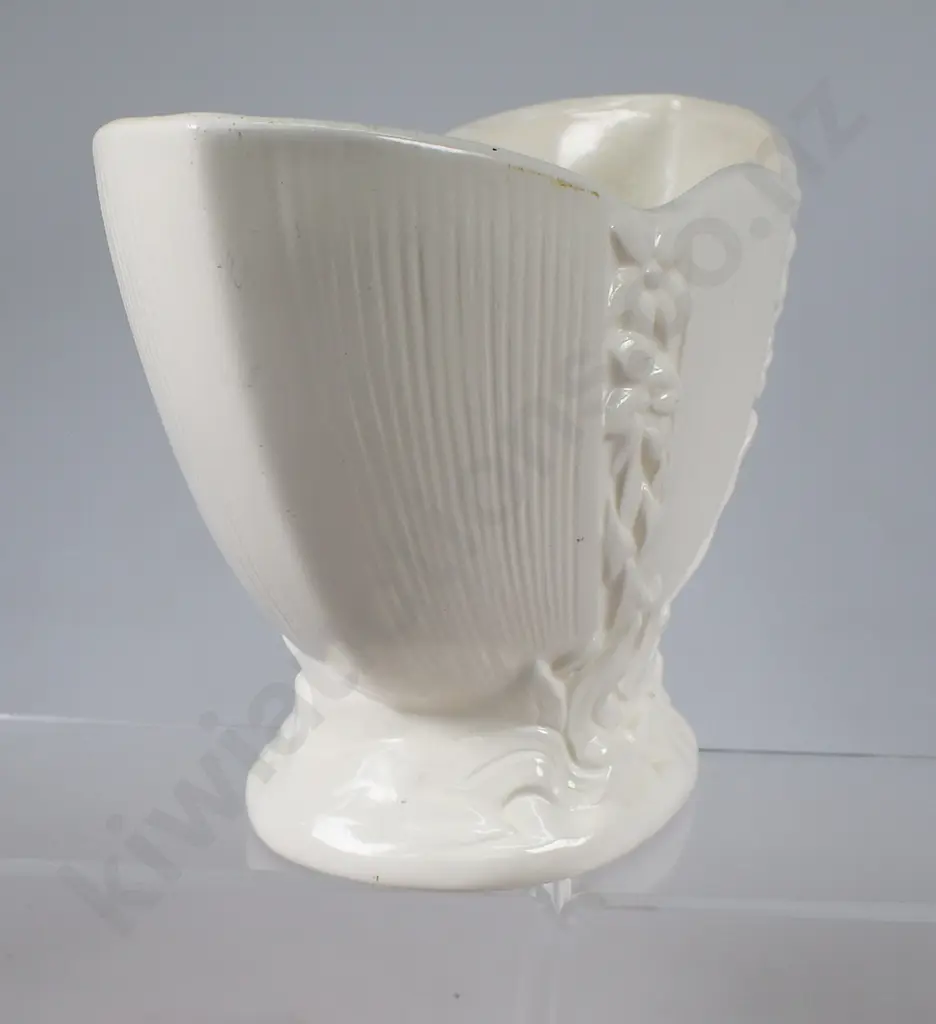 CROWN LYNN WHITE GLAZE MANTLE VASES Image 1++