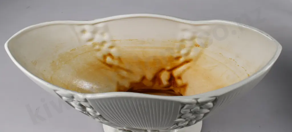 CROWN LYNN WHITE GLAZE MANTLE VASES Image 1++