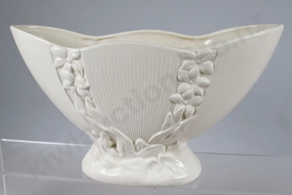 CROWN LYNN WHITE GLAZE MANTLE VASES Image 1++