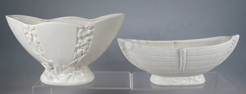 CROWN LYNN WHITE GLAZE MANTLE VASES Image 1++