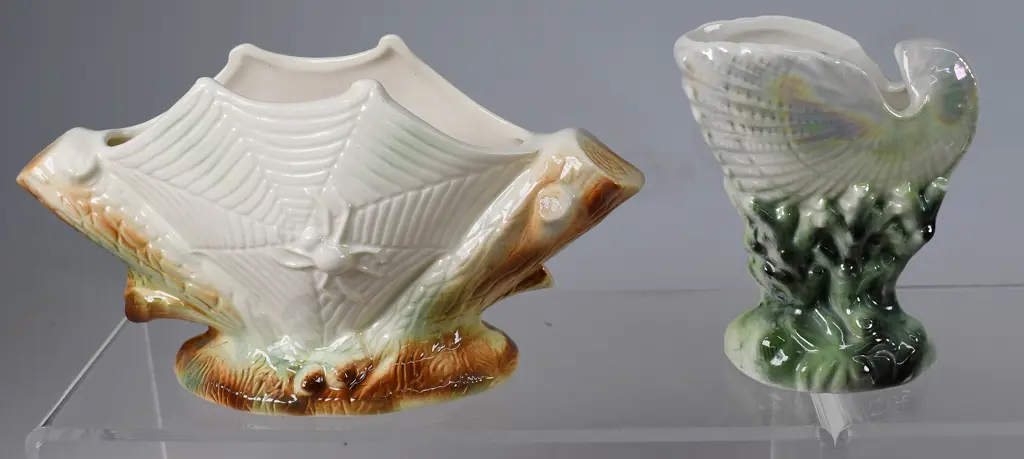 TITIAN SPIDER MANTLE, NAUTILUS ON CORAL VASES Image 1++